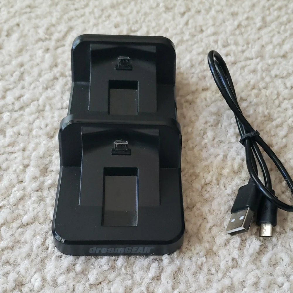 DreamGear Charging Dock with USB Cable